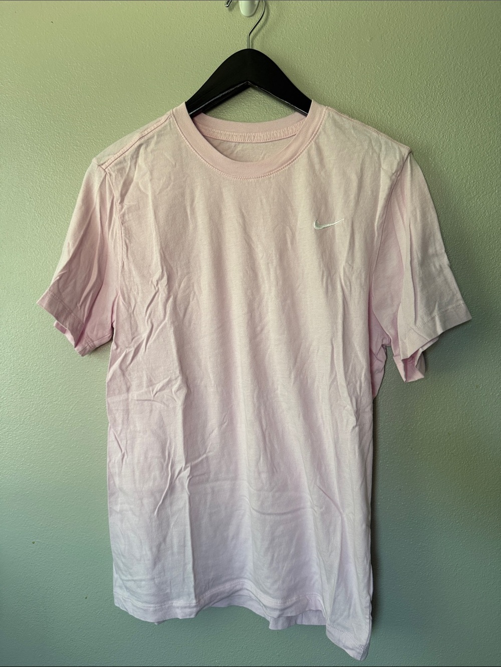 Nike Tee Short Sleeve Embroidered Logo Light Baby Pink Size Small